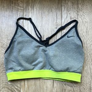 • NIKE SPORTS BRA •